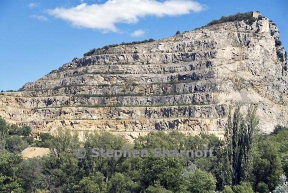 rocher amere graphic